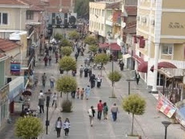 Düzce Üniversitesi'nde Okuyan 6 Beşiktaşlı Öğrenciye Ev Verecek!